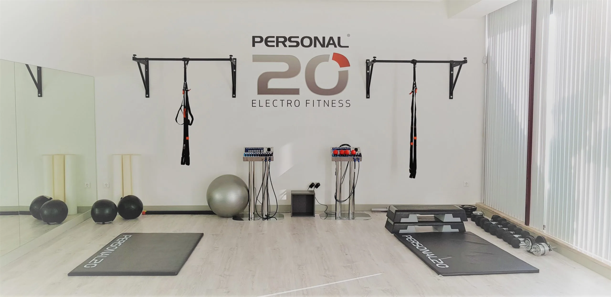 Estudio P20 Odivelas – sala de treino EMS A rede de franchising Personal20 é um conceito de pequenos espaços de Treino Personalizado apoiado na tecnologia da Electroestimulação.